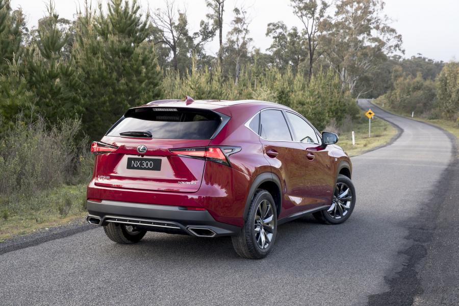 Lexus NX300 F-Sport 2017 года  (AU) (фото 15 из 19)